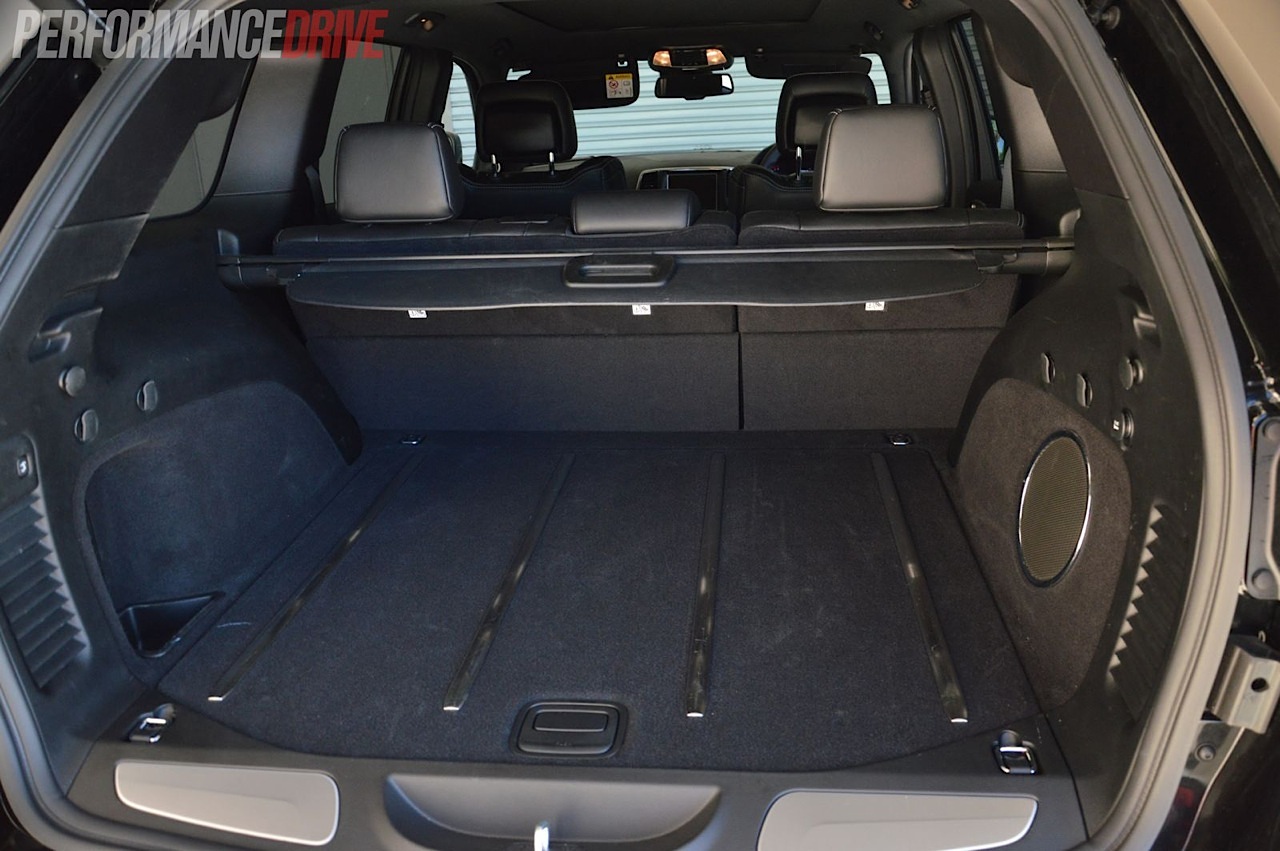 Comparison Cadillac Xt5 Base 2017 Vs Jeep Grand